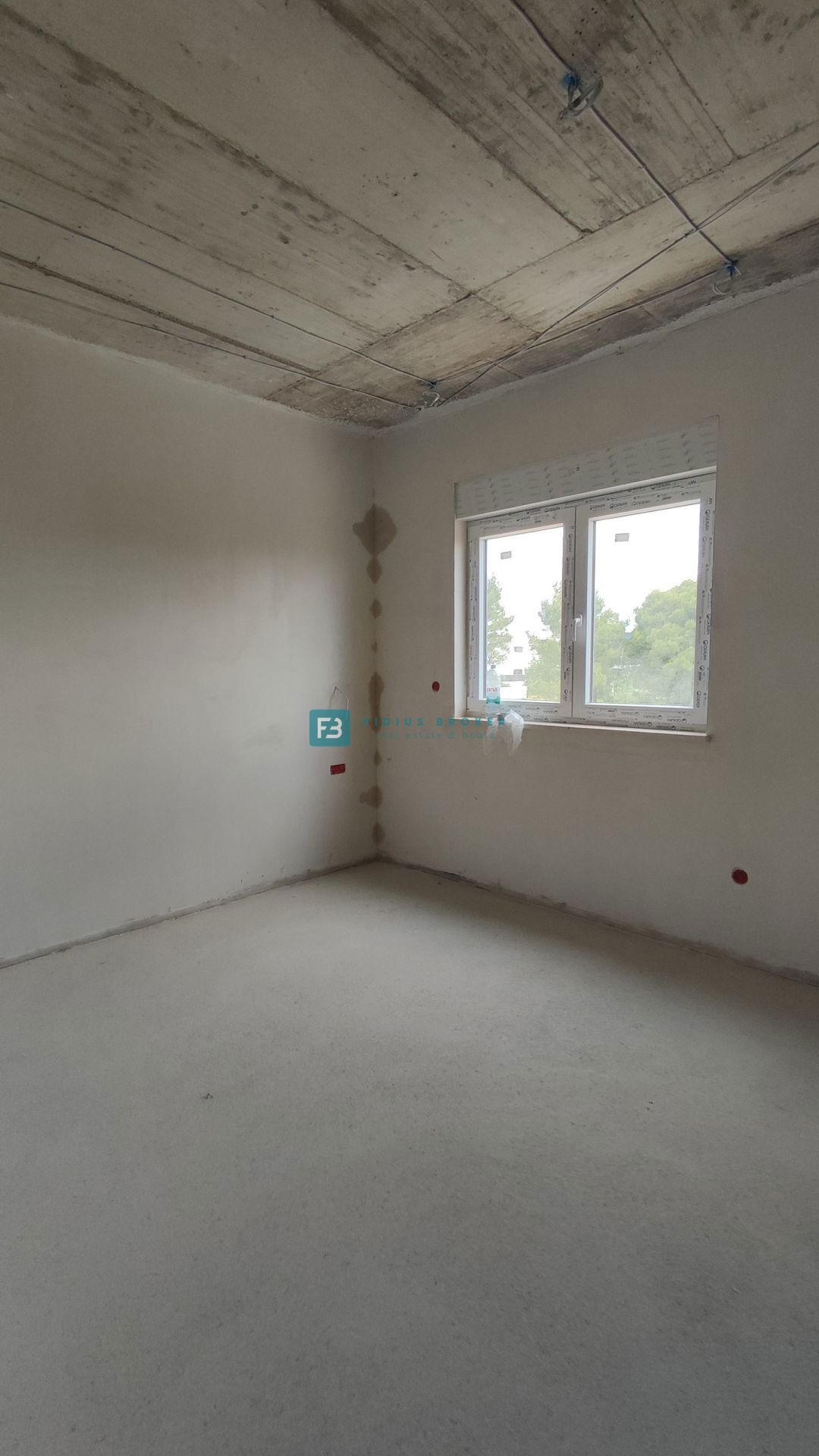 VODICE, novogradnja, dvojček, vrt 166 m2, mirna lokacija, S2