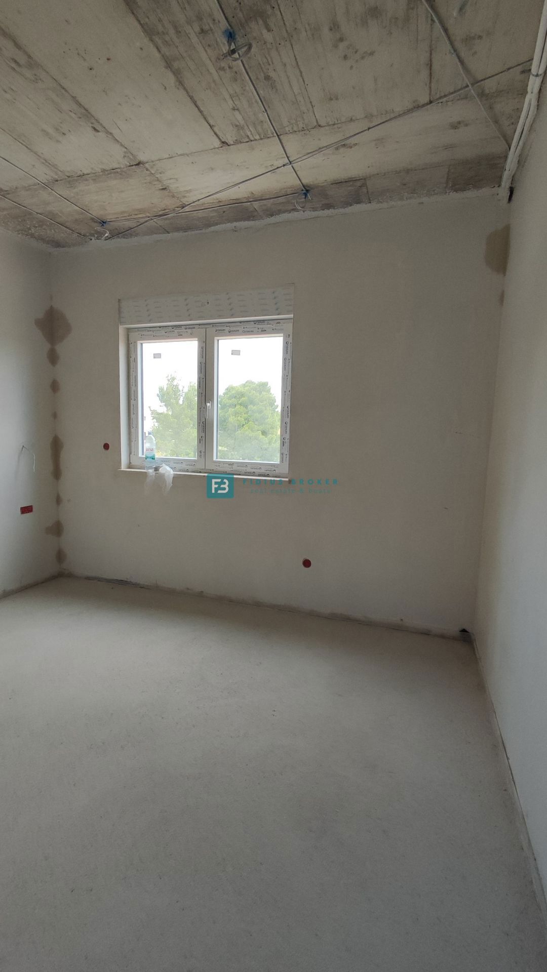 VODICE, novogradnja, dvojček, vrt 166 m2, mirna lokacija, S2