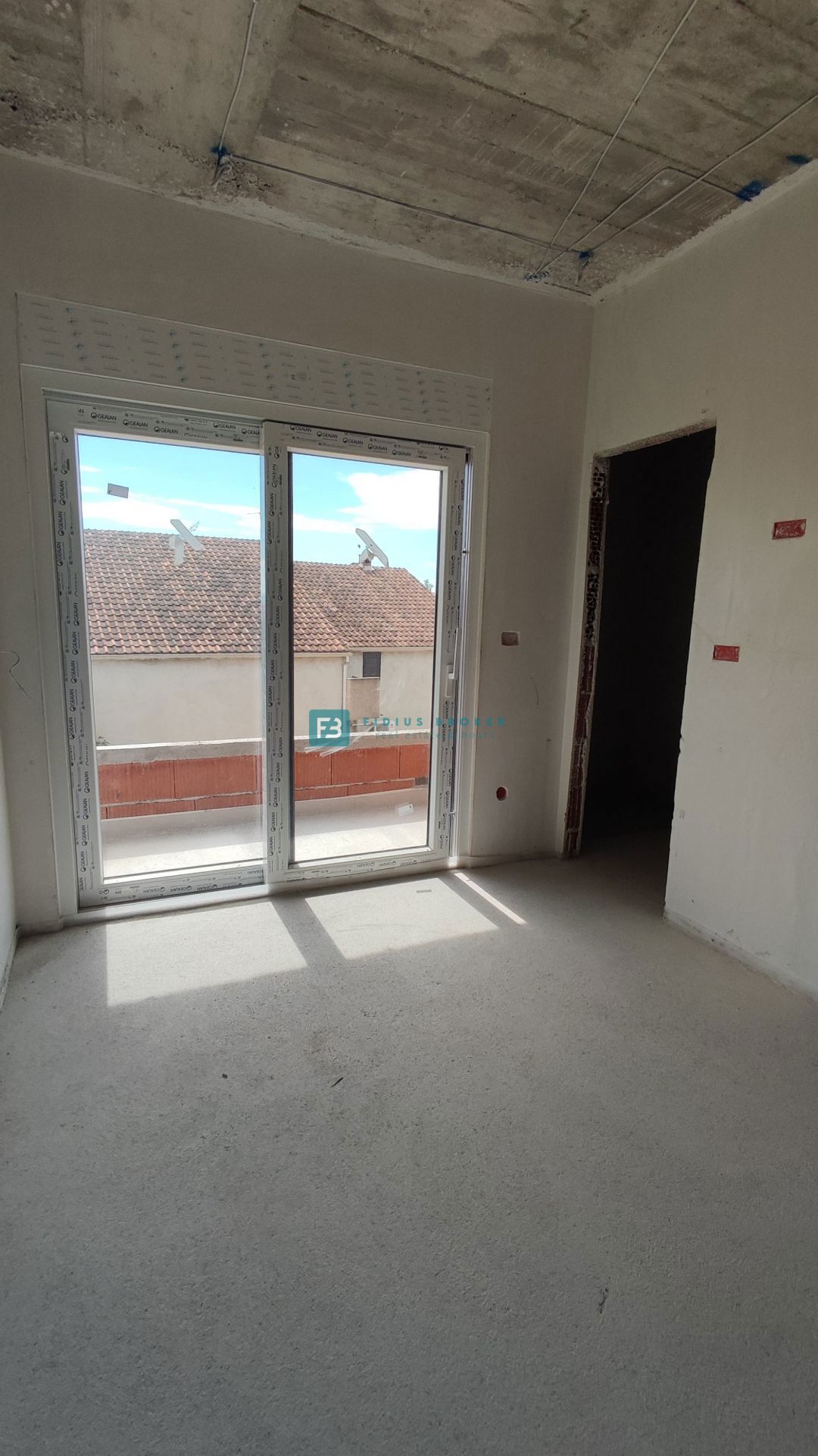 VODICE, novogradnja, dvojček, vrt 166 m2, mirna lokacija, S2