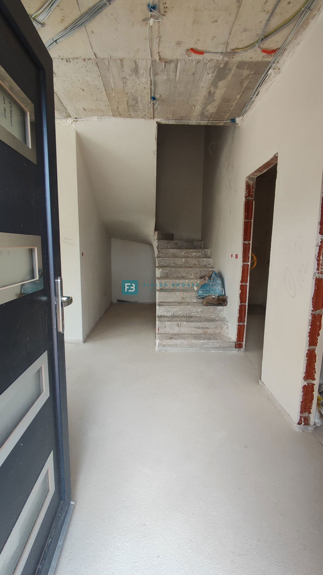 VODICE, novogradnja, dvojček, vrt 166 m2, mirna lokacija, S2