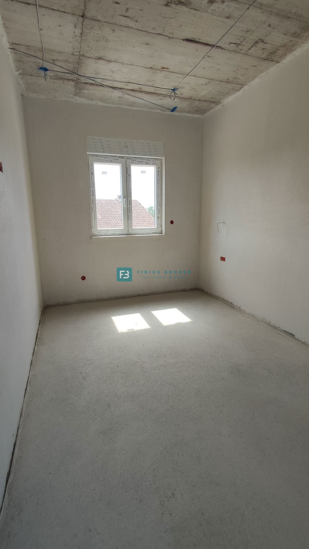 VODICE, novogradnja, dvojček, vrt 166 m2, mirna lokacija, S2