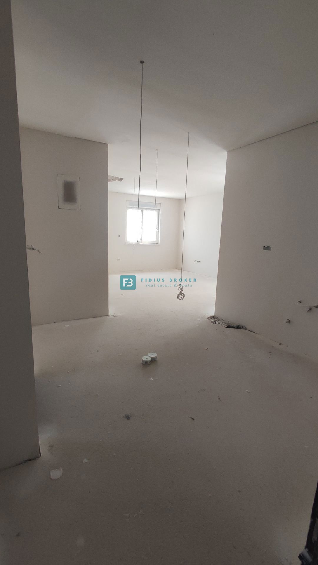 VODICE, novogradnja, pritličje, vrt 130 m2, mirna lokacija, S1
