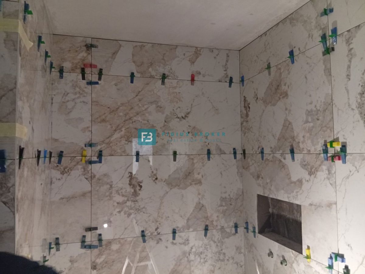 ŠIBENIK - BRODARICA, novogradnja, 1. nadstropje, pogled na morje, 2 spalnici