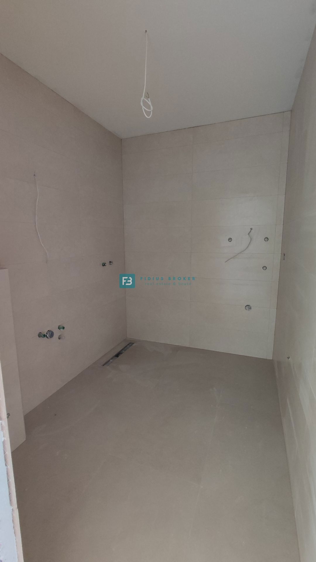 VODICE, novogradnja, pritličje, vrt 36 m2, mirna lokacija, S2