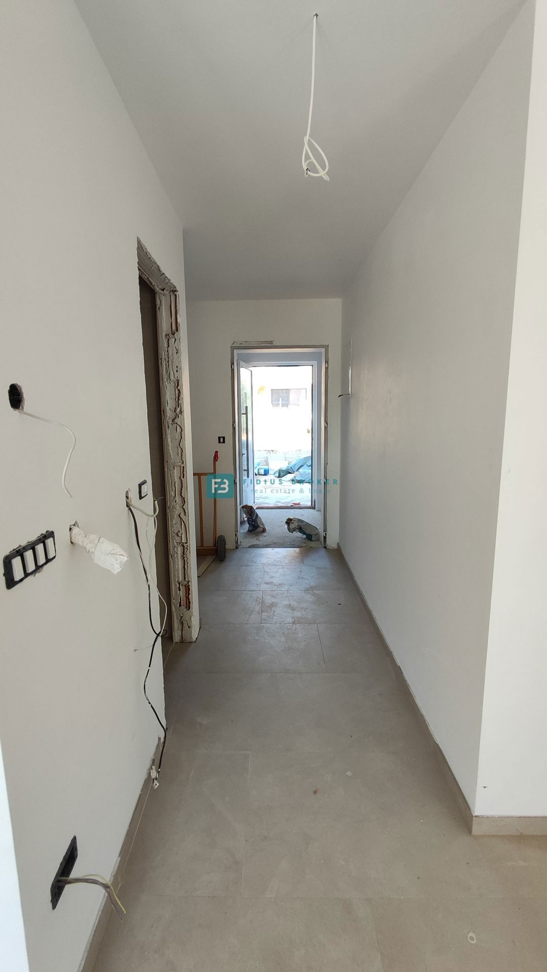 VODICE, novogradnja, pritličje, vrt 36 m2, mirna lokacija, S2