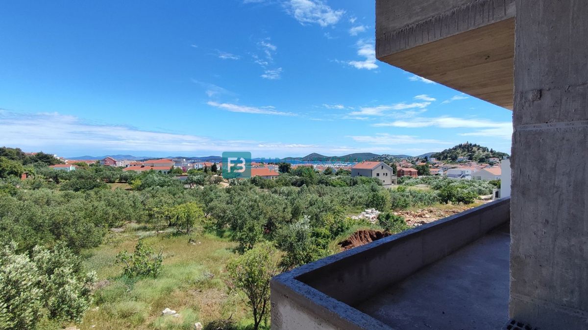 TRIBUNJ, nov projekt, 1. nadstropje, 3 spalnice, blizu plaže