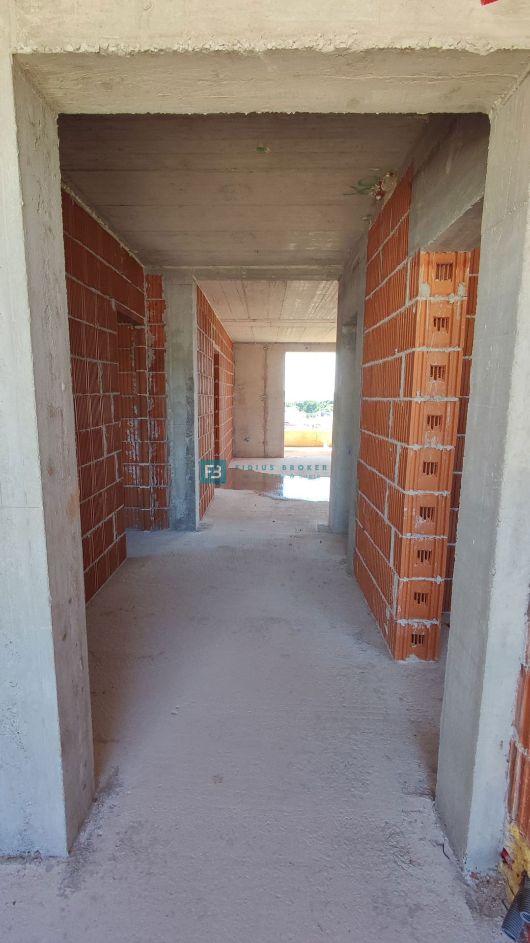TRIBUNJ, nov projekt, 1. nadstropje, 3 spalnice, blizu plaže