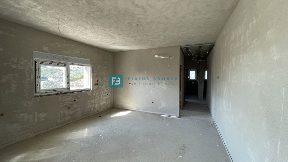 VODICE, novogradnja, 1. nadstropje, 3 spalnice, shramba