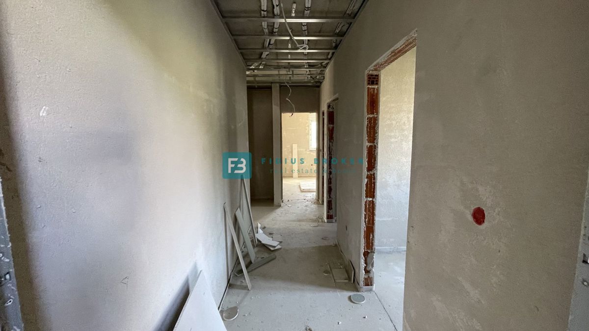 VODICE, novogradnja, 1. nadstropje, 3 spalnice, shramba