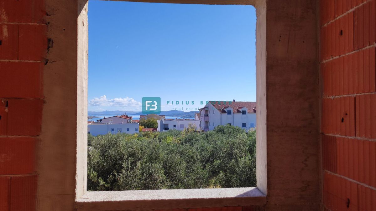 VODICE, novogradnja, 1. nadstropje, 3 spalnice, shramba