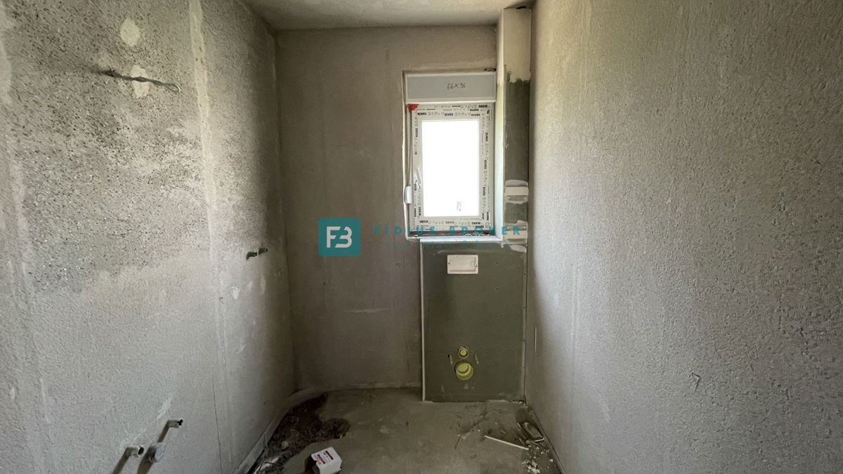 VODICE, novogradnja, 1. nadstropje, 3 spalnice, shramba