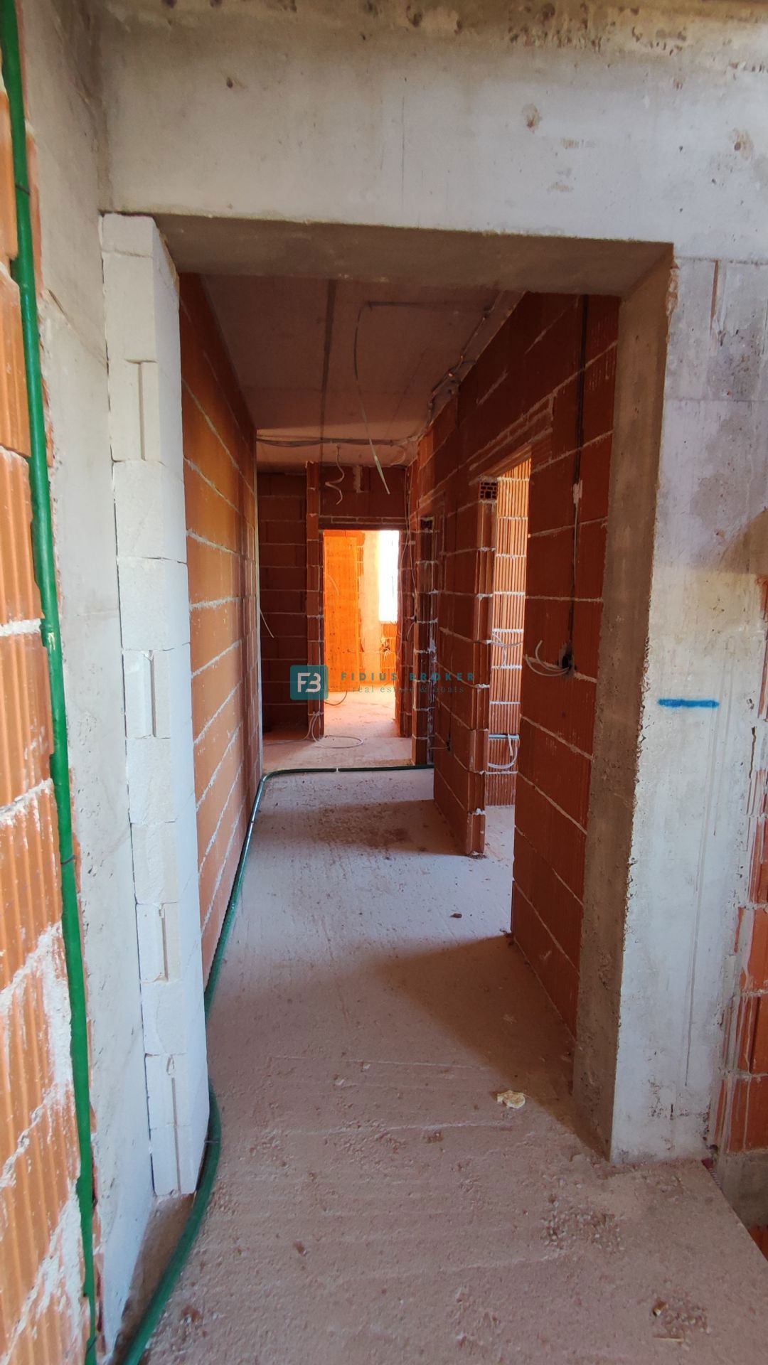 VODICE, novogradnja, 1. nadstropje, 3 spalnice, shramba