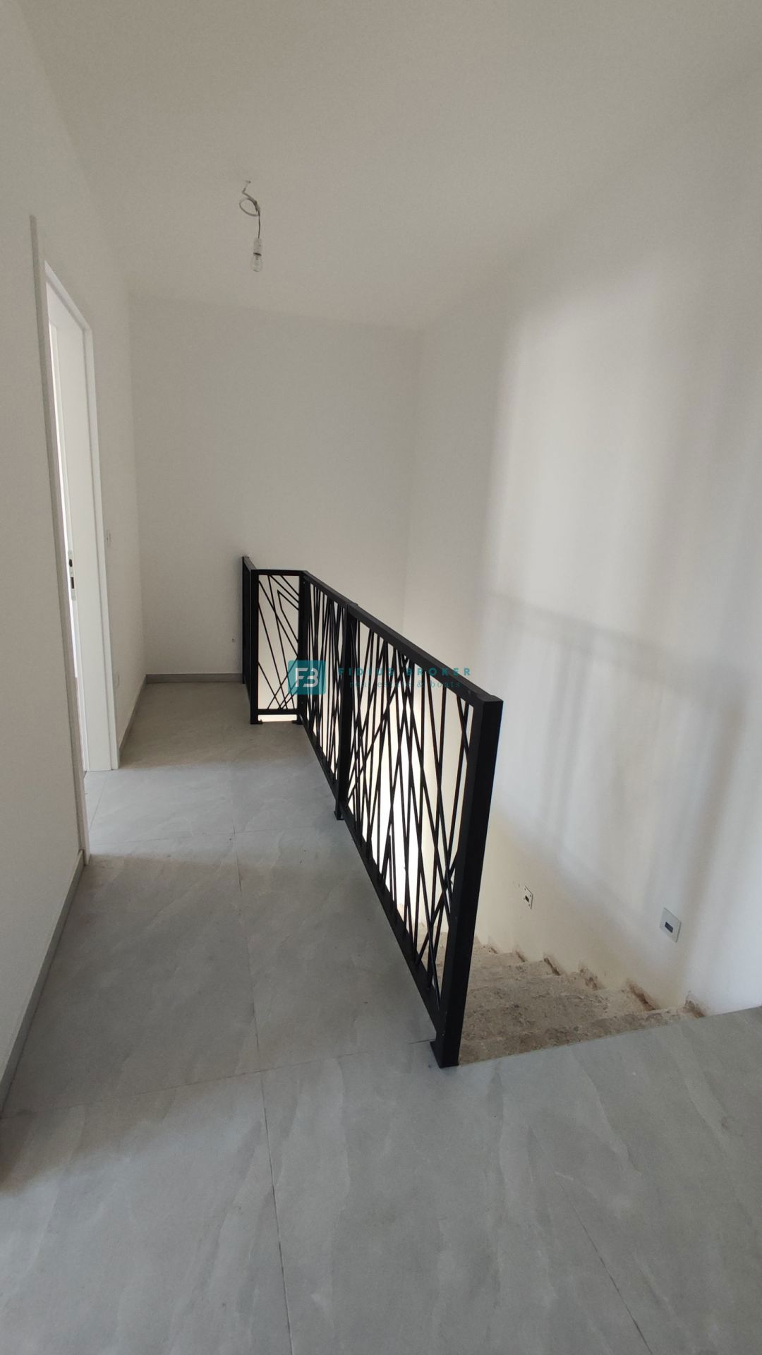 VODICE, novogradnja, dvoetažno stanovanje, vrt 40 m2, S3