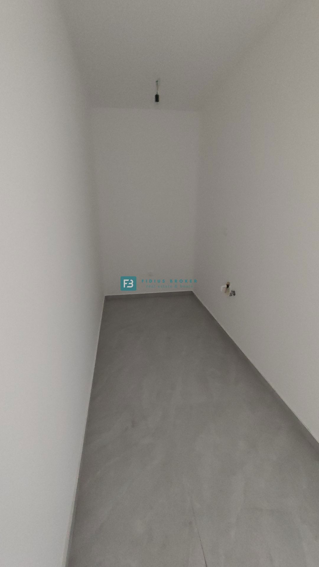 VODICE, novogradnja, dvoetažno stanovanje, vrt 40 m2, S3