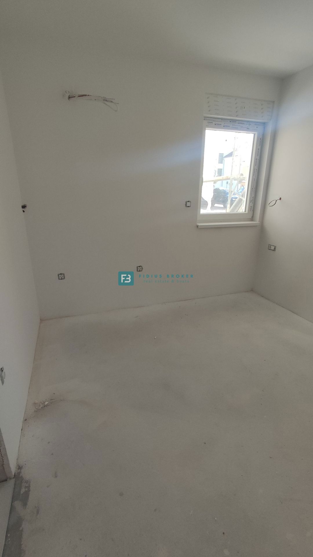 VODICE, novogradnja, pritličje, moderno stanovanje, 650 m do plaže