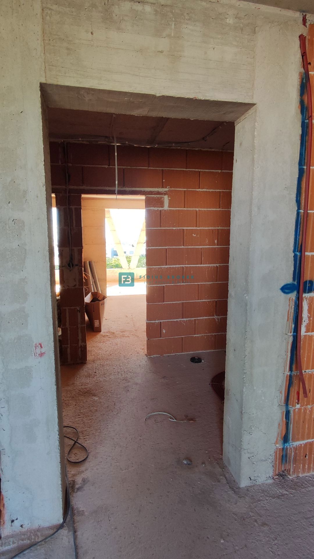 VODICE, novogradnja, 1. nadstropje, 2 spalnici, terasa 25 m2, shramba