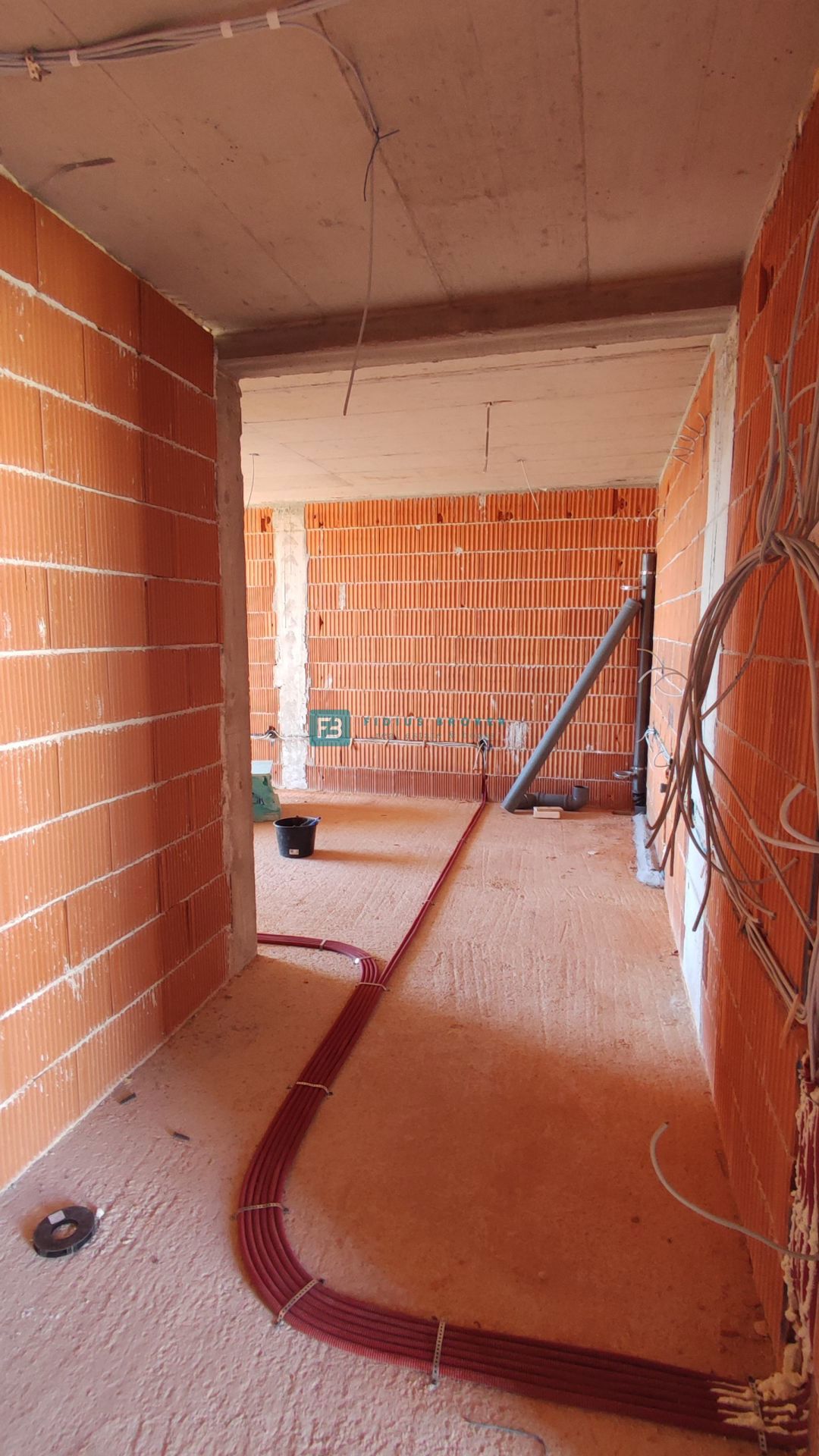 VODICE, novogradnja, 1. nadstropje, 2 spalnici, terasa 25 m2, shramba