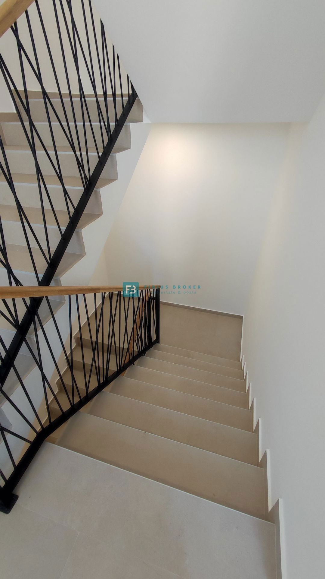 VODICE, novo, dokončano, pritličje, vrt 117 m2, mirna lokacija