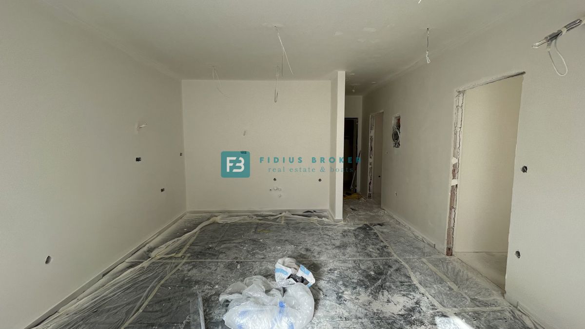 VODICE, novogradnja, pritličje, 650 m do plaže