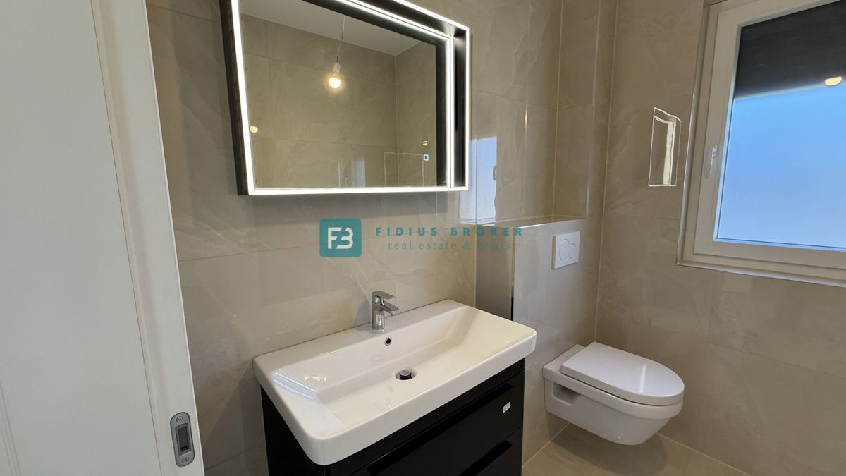 VODICE, novo, vseljivo, pritličje, vrt 128 m2, mirna lokacija