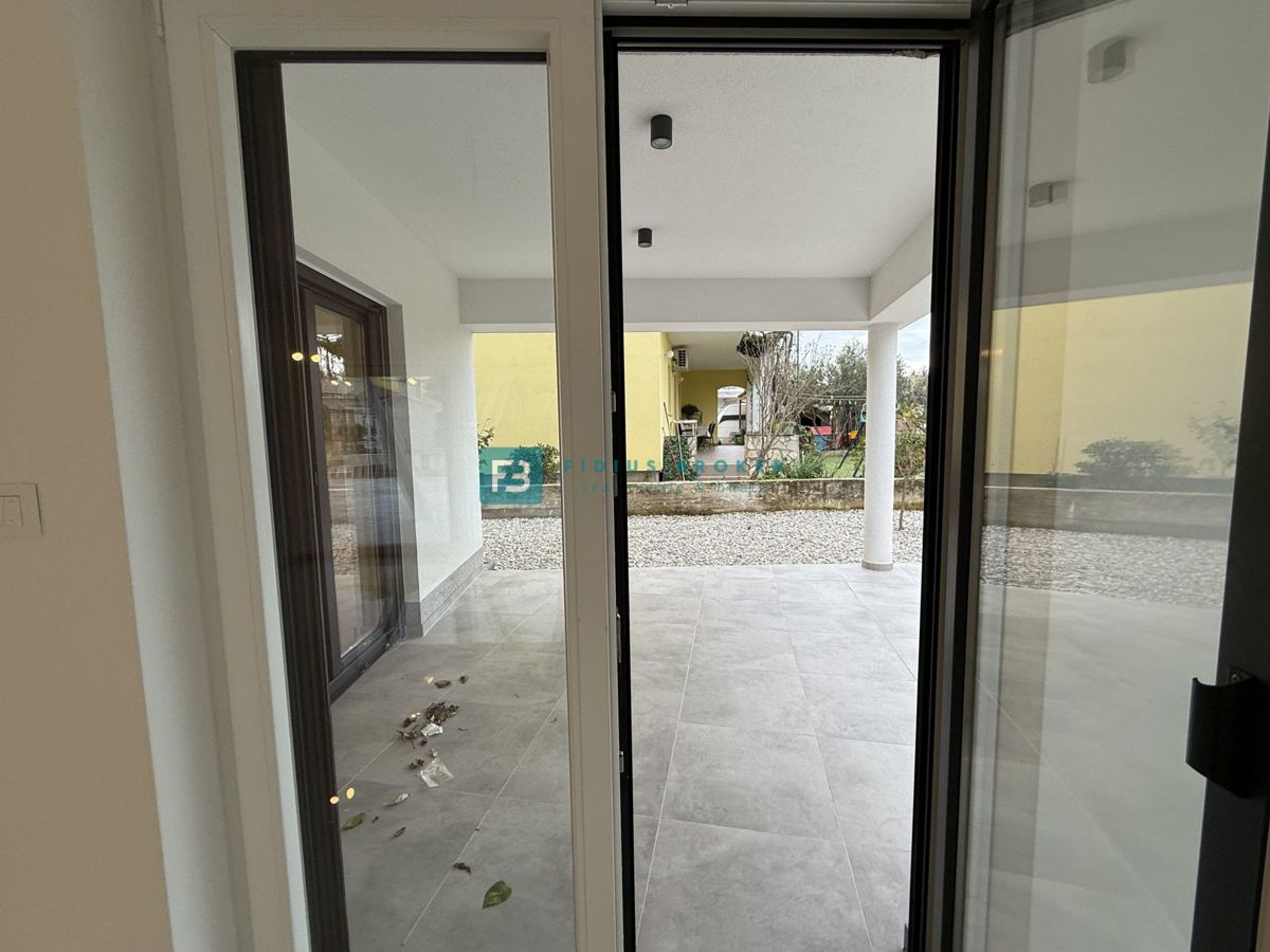 VODICE, novo, vseljivo, pritličje, vrt 128 m2, mirna lokacija