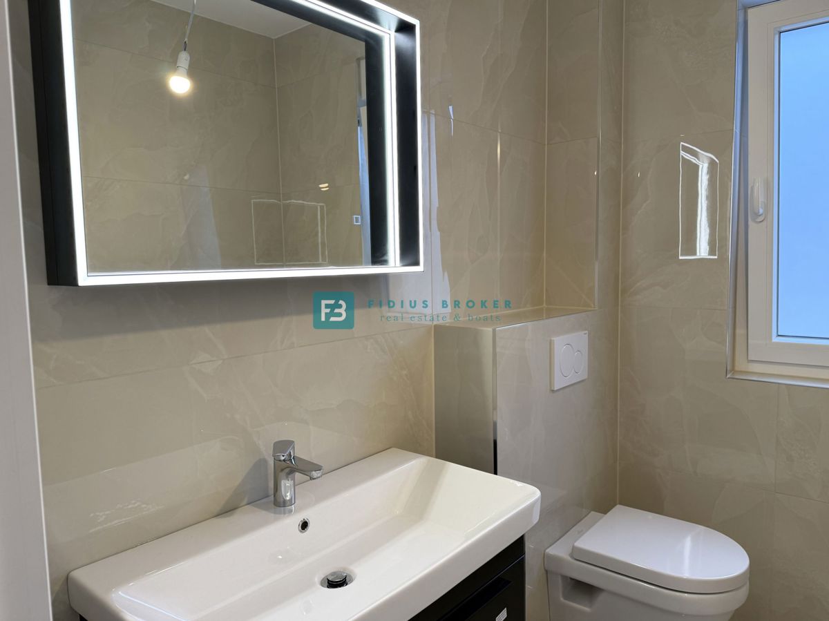 VODICE, novo, vseljivo, pritličje, vrt 128 m2, mirna lokacija