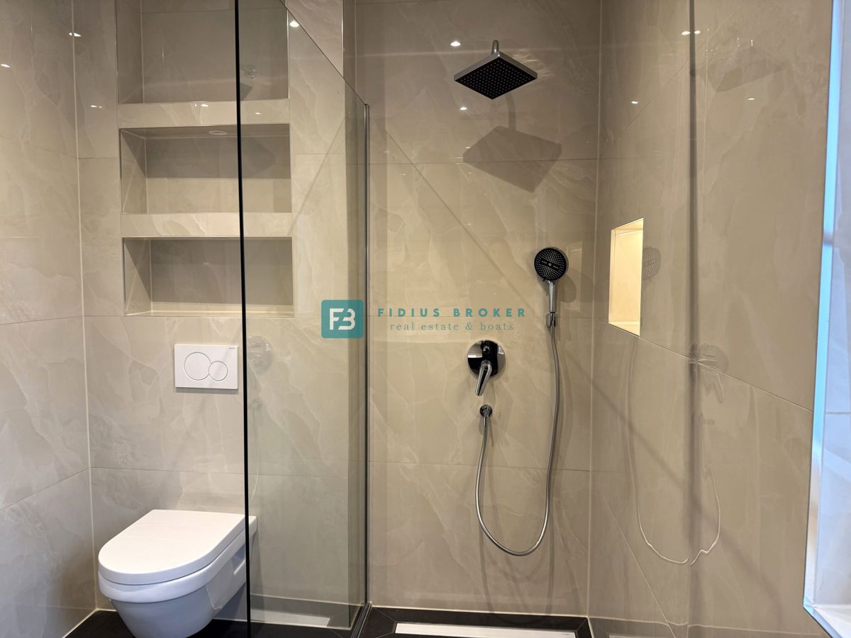 VODICE, novo, vseljivo, pritličje, vrt 123 m2, mirna lokacija