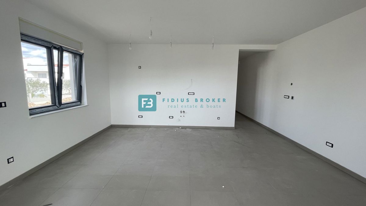 VODICE, novogradnja, moderno stanovanje, terasa, 2 spalnici