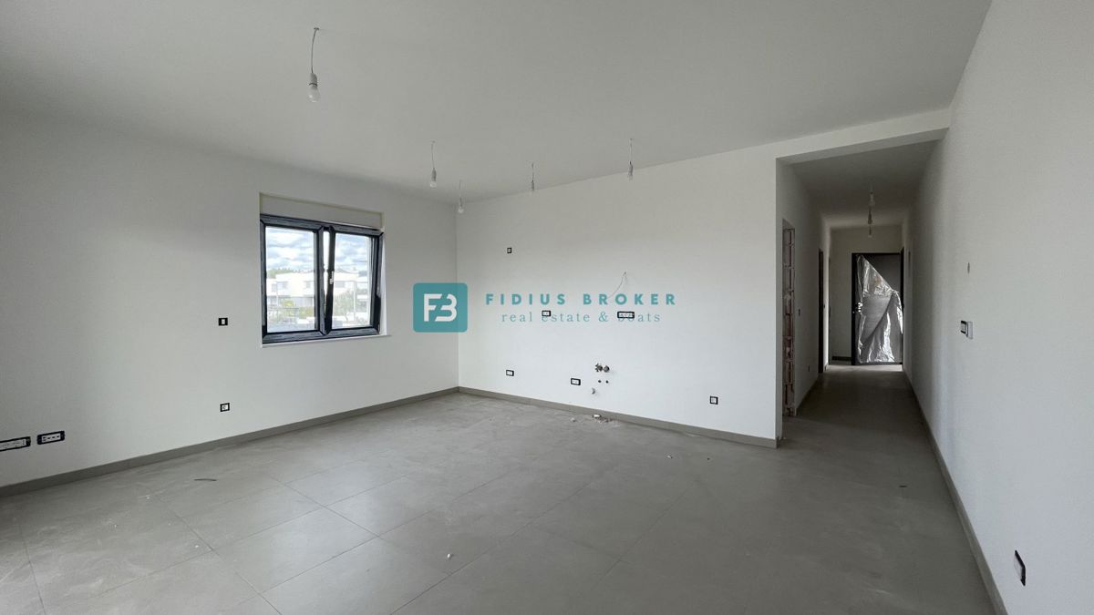 VODICE, novogradnja, moderno stanovanje, terasa, 2 spalnici