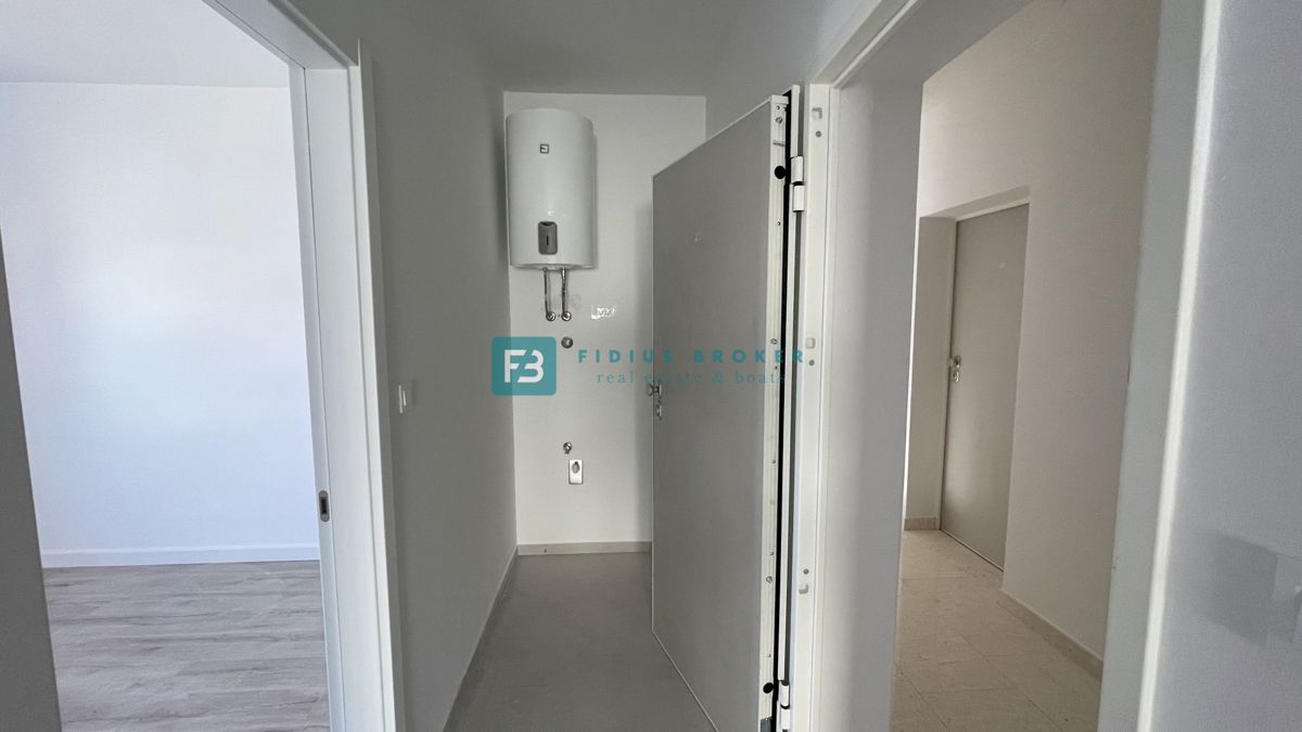 VODICE, novogradnja, 1. nadstropje, moderno stanovanje, 650 m do plaže