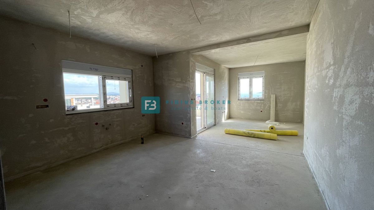 VODICE, novogradnja, 2. nadstropje, pogled na morje, terasa, shramba