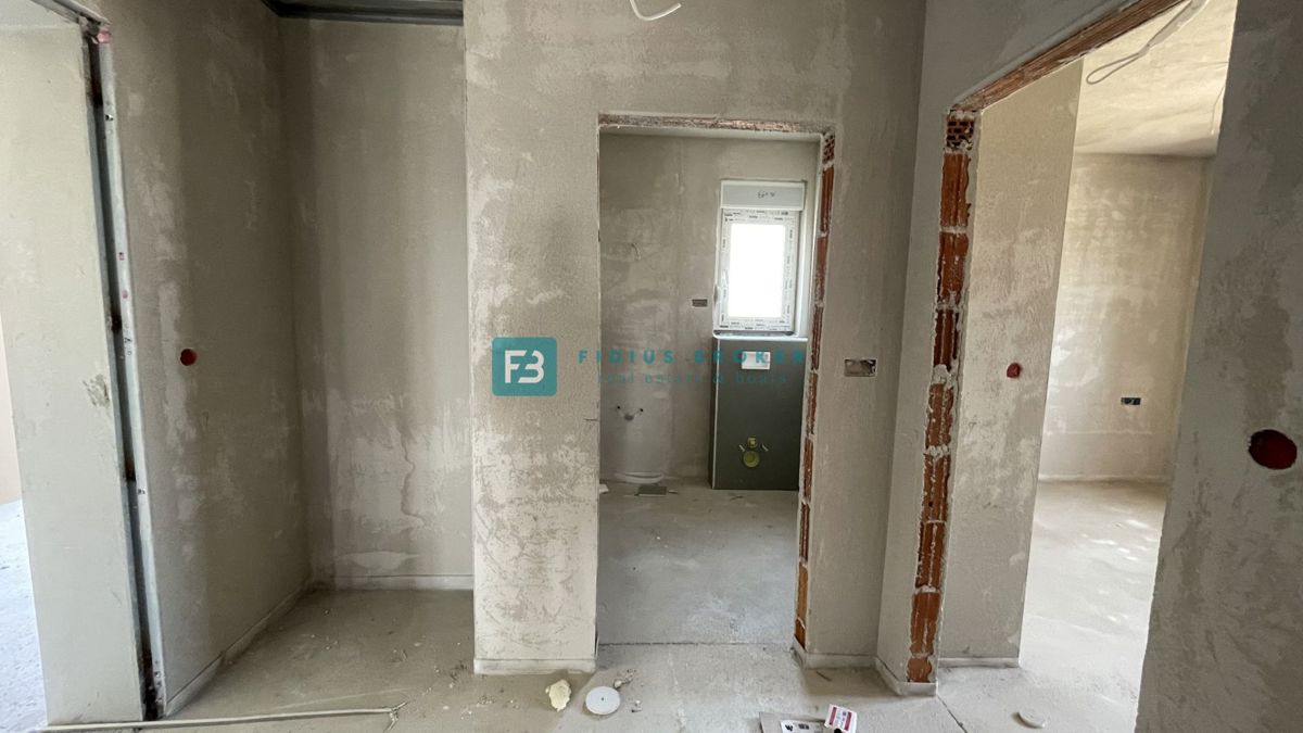 VODICE, novogradnja, 2. nadstropje, pogled na morje, terasa, shramba