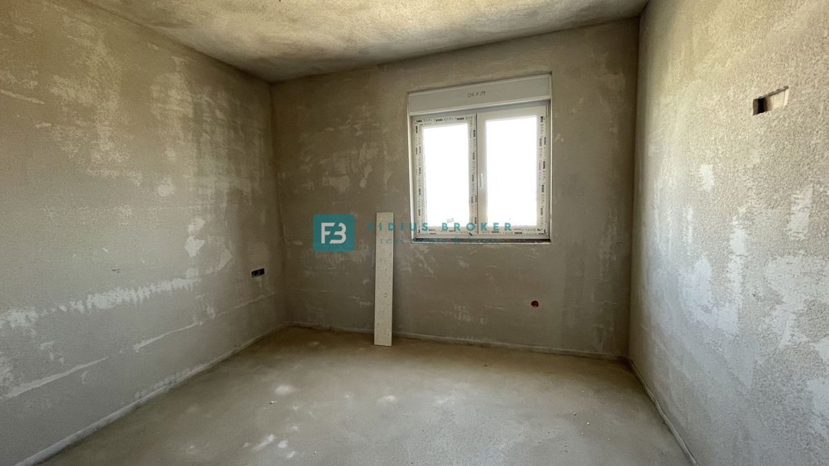 VODICE, novogradnja, 2. nadstropje, pogled na morje, terasa, shramba