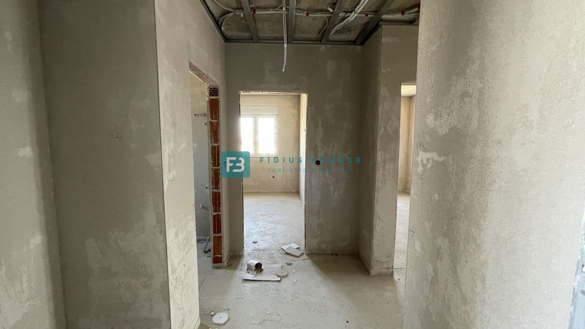 VODICE, novogradnja, 2. nadstropje, pogled na morje, terasa, shramba