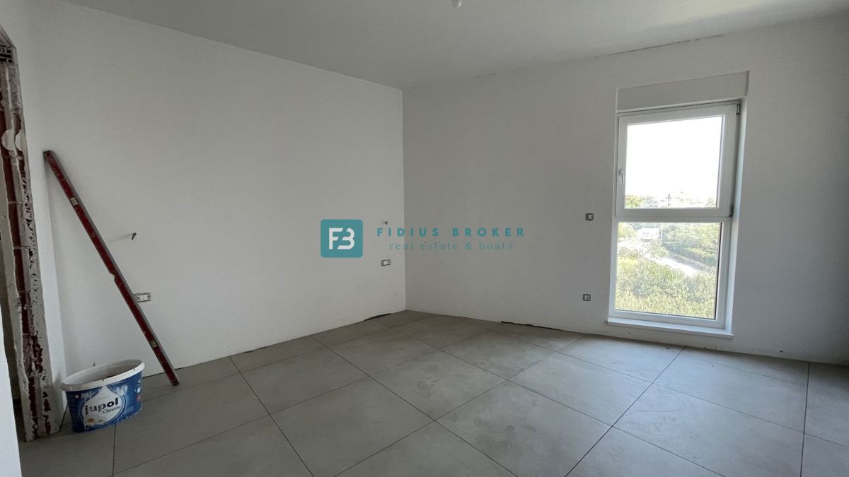 VODICE, novo, luksuzno stanovanje, vrhunska lokacija, 50 m do plaže, 1. nadstropje, terasa, dvigalo