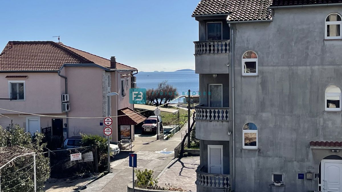 VODICE, novo, luksuzno stanovanje, vrhunska lokacija, 50 m do plaže, 1. nadstropje, terasa, dvigalo