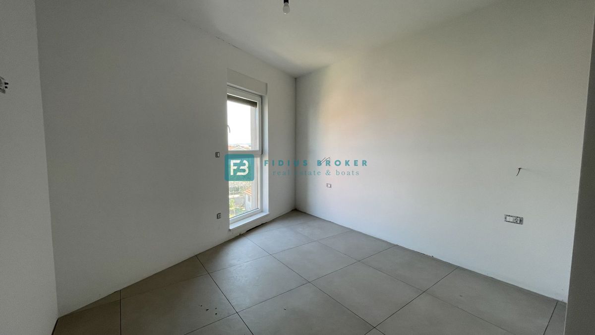 VODICE, novo, luksuzno stanovanje, vrhunska lokacija, 50 m do plaže, 1. nadstropje, terasa, dvigalo