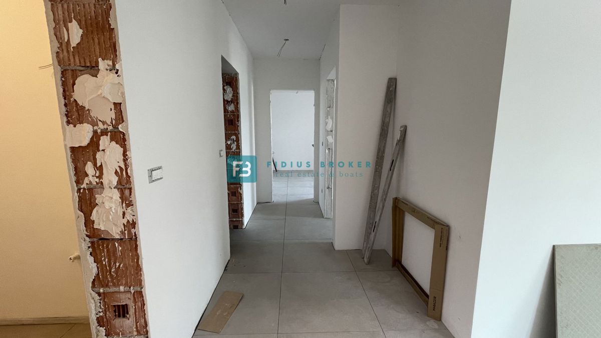 VODICE, novo, luksuzno stanovanje, vrhunska lokacija, 50 m do plaže, 1. nadstropje, terasa, dvigalo