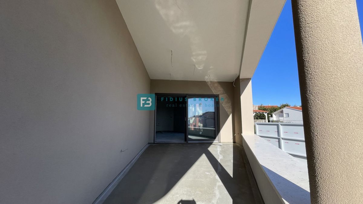 VODICE, novo, luksuzno stanovanje, vrhunska lokacija, 50 m do plaže, 1. nadstropje, terasa, dvigalo