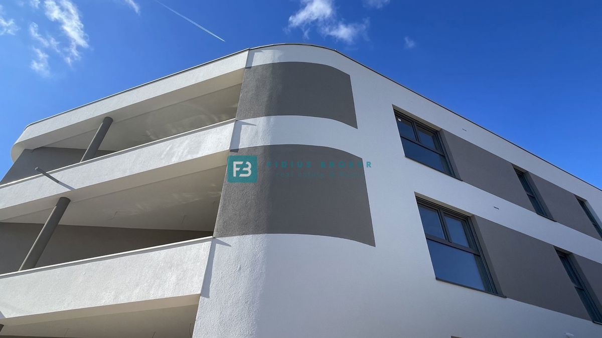 VODICE, novo, luksuzno stanovanje, vrhunska lokacija, 50 m do plaže, 1. nadstropje, terasa, dvigalo