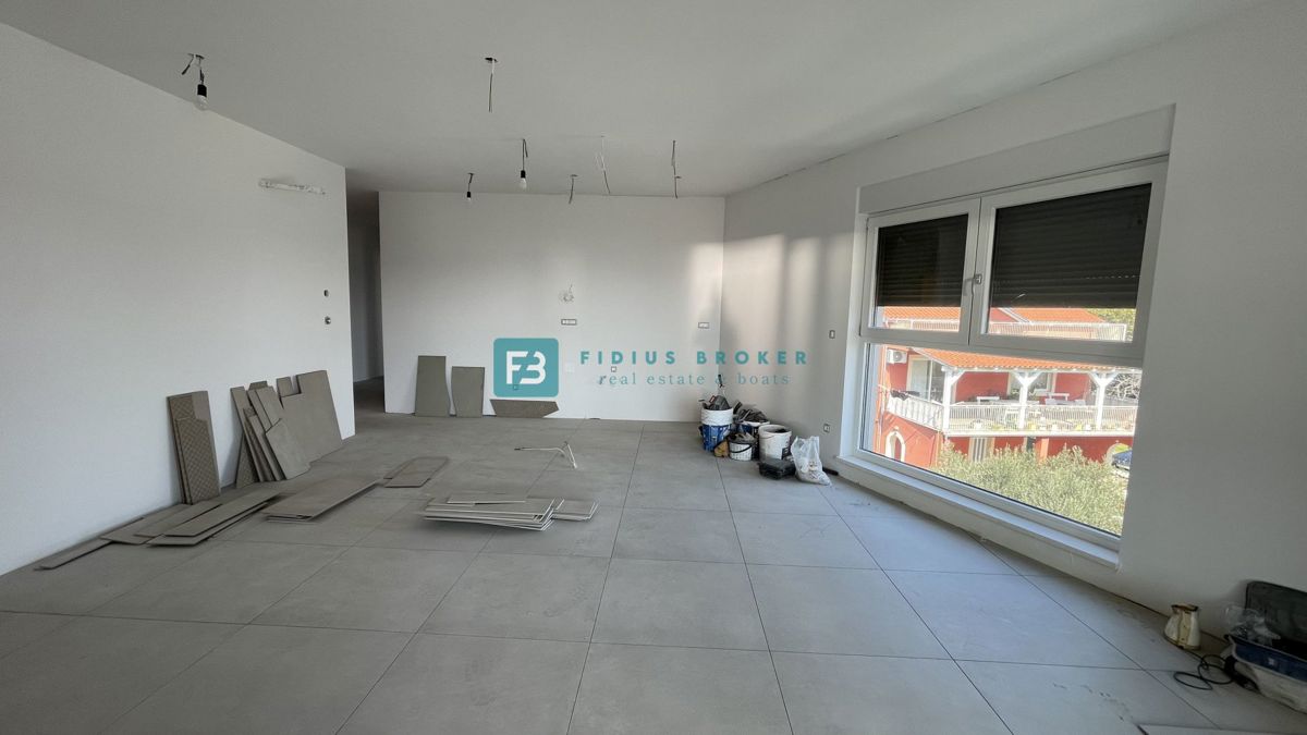 VODICE, novo, luksuzno stanovanje, vrhunska lokacija, 50 m do plaže, 1. nadstropje, terasa, dvigalo