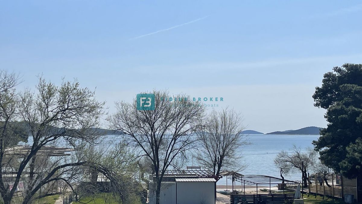 VODICE, novogradnja, luksuzno stanovanje, 70 m od plaže, pogled na morje, 3 spalnice