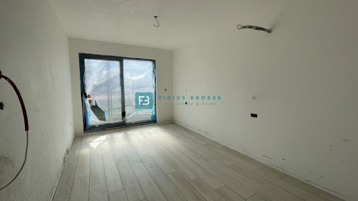 VODICE, novogradnja, luksuzno stanovanje, 70 m od plaže, pogled na morje, 3 spalnice