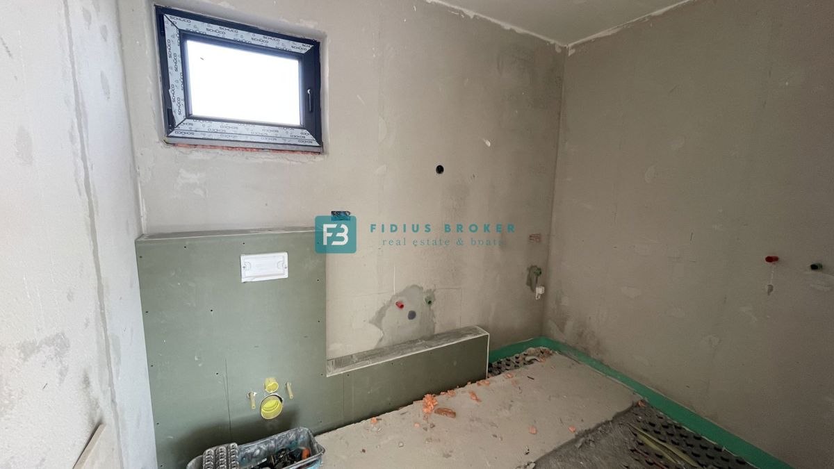 VODICE, novogradnja, luksuzno stanovanje, 70 m od plaže, pogled na morje, 3 spalnice