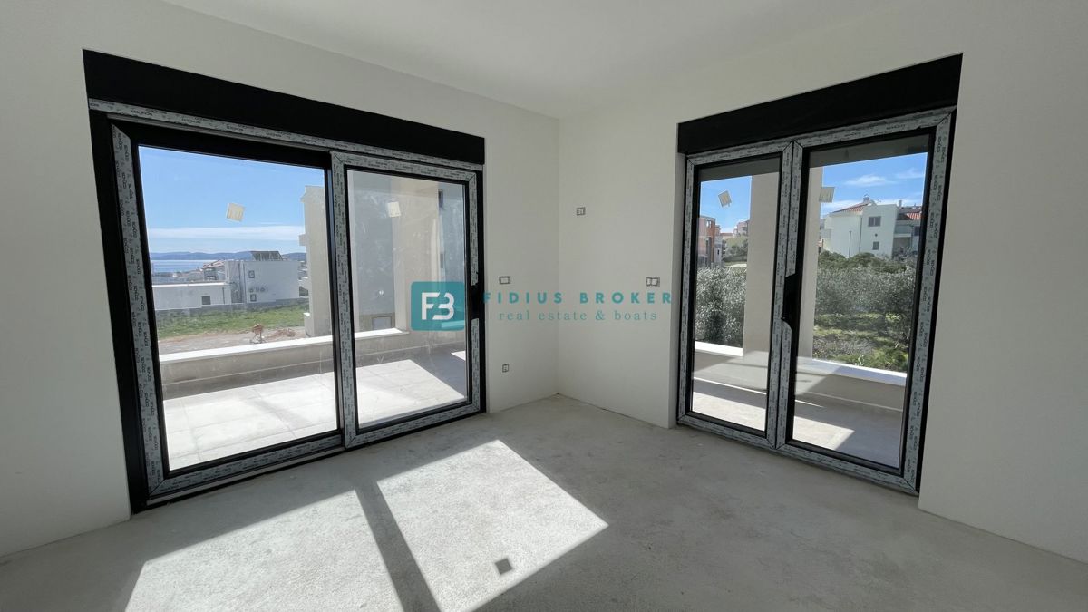 VODICE, novogradnja, samostojna luksuzna vila, bazen