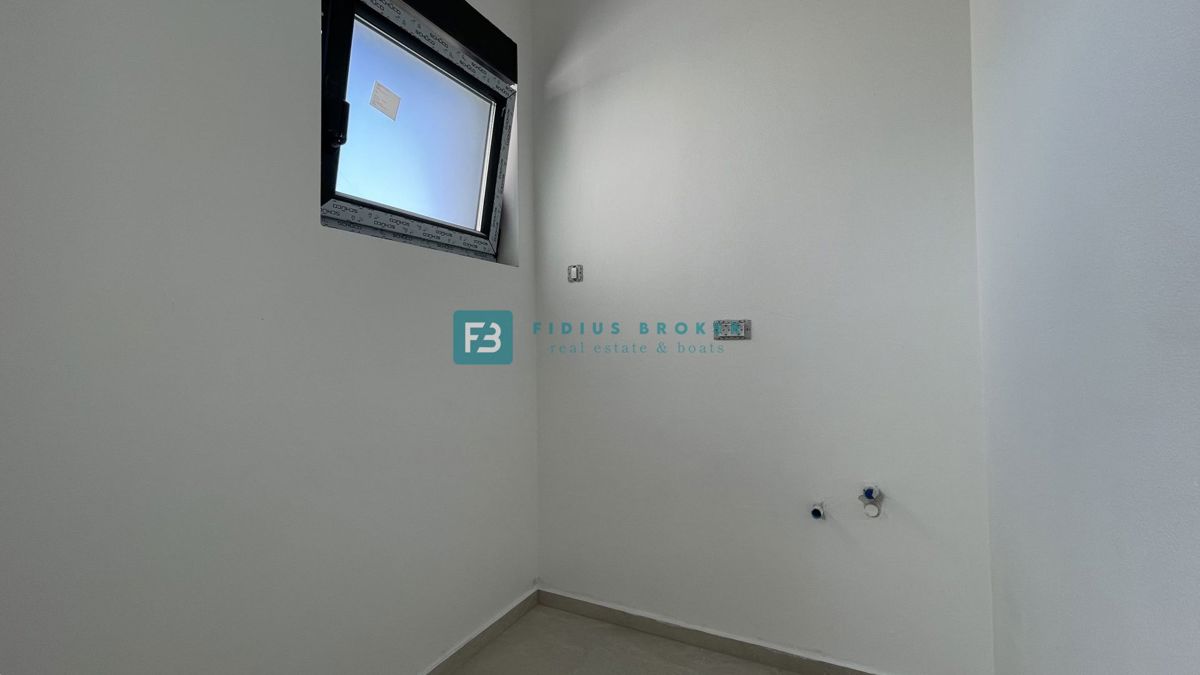 VODICE, novogradnja, samostojna luksuzna vila, bazen