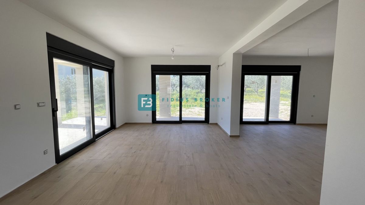 VODICE, novogradnja, samostojna luksuzna vila, bazen