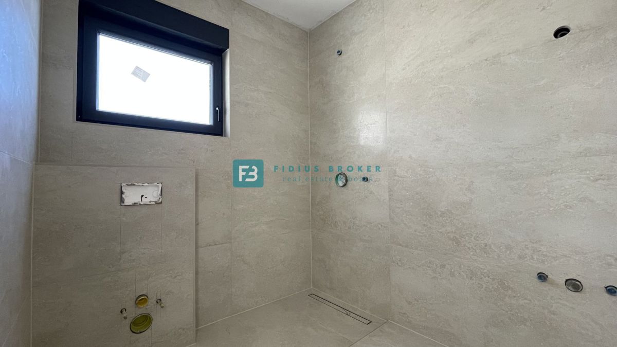 VODICE, novogradnja, samostojna luksuzna vila, bazen