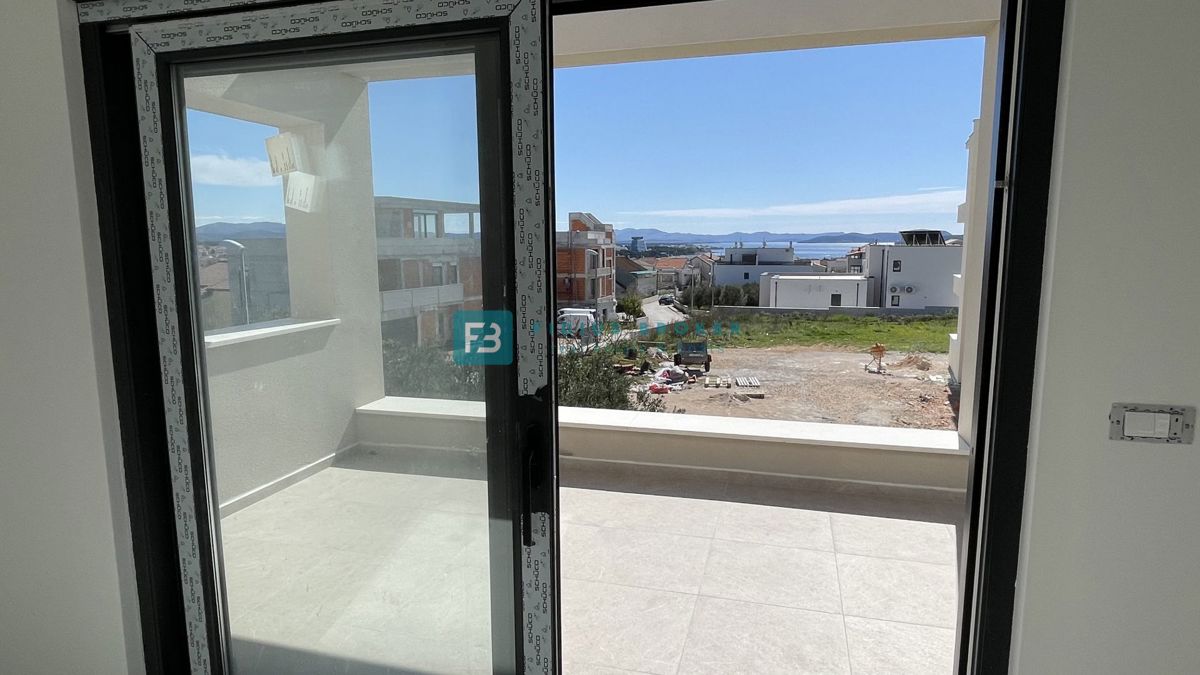 VODICE, novogradnja, samostojna luksuzna vila, bazen