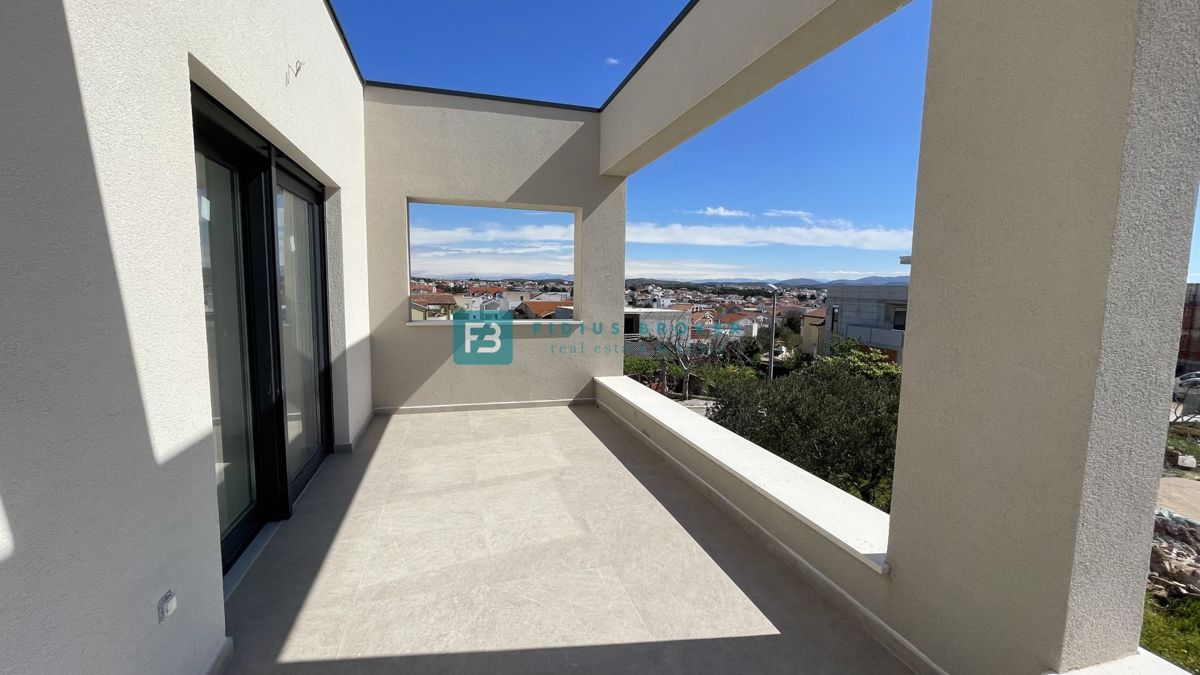 VODICE, novogradnja, samostojna luksuzna vila, bazen